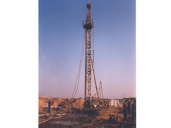 普通水井牙轮旋转钻进施工现场